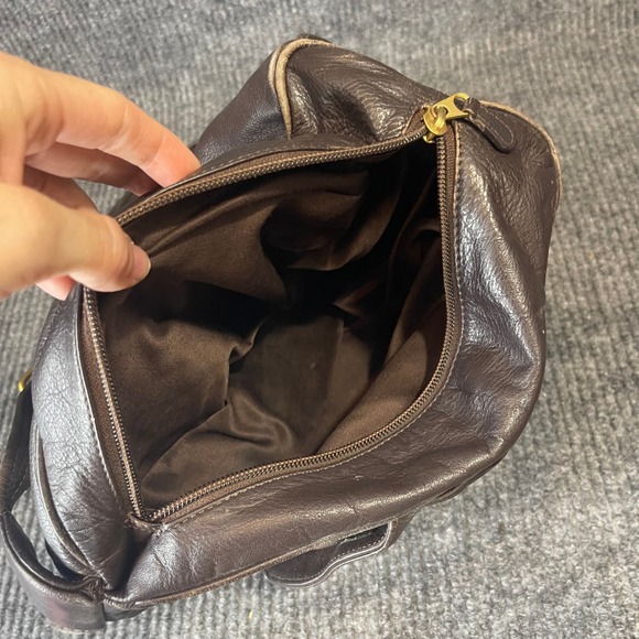 anti-theft leather laptop backpack FR Fashion Co. 17" Anti-Theft Leather Backpack with Hidden Pockets